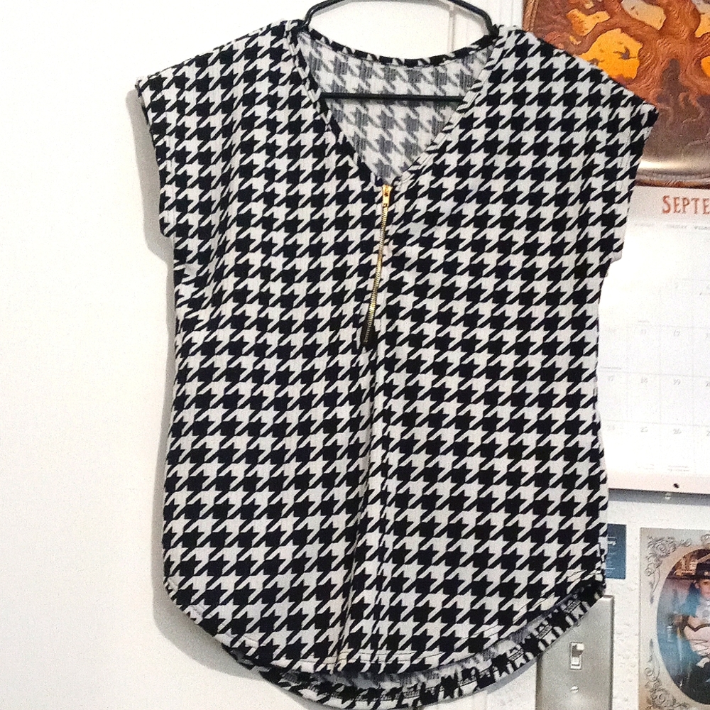 Houndstooth top